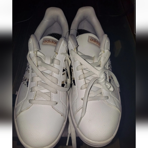 Adidas Womans Cloudform Comfort Sneakers Size 10 NWT - Picture 1 of 9